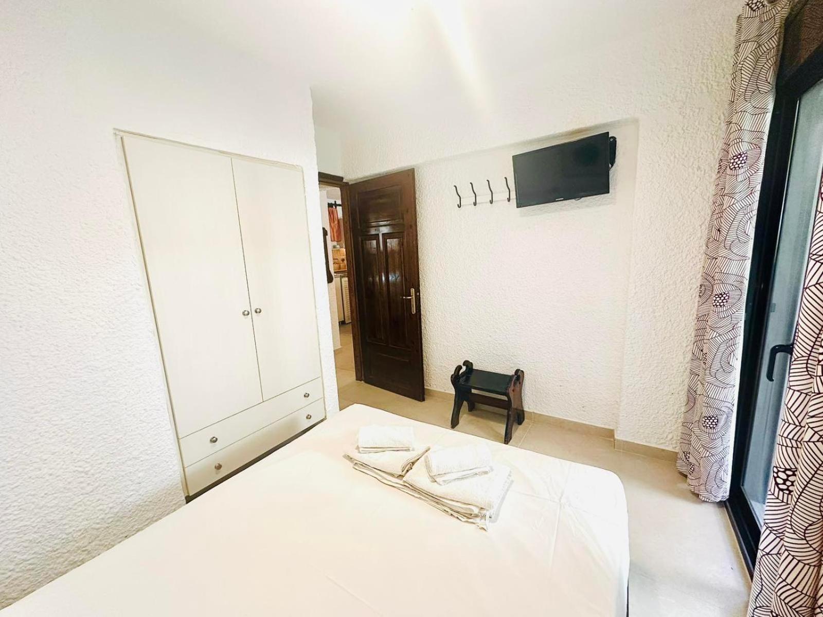 Argo Apartments Néa Potídea Szoba fotó